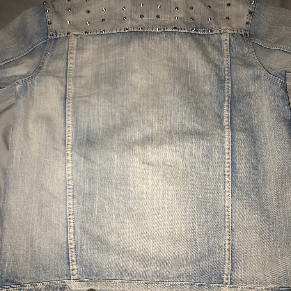 Jean jacket! - Picture 2 of 4